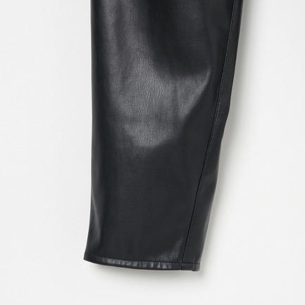 FAKE LEATHER TAPERED PANTs 詳細画像 ブラック 5