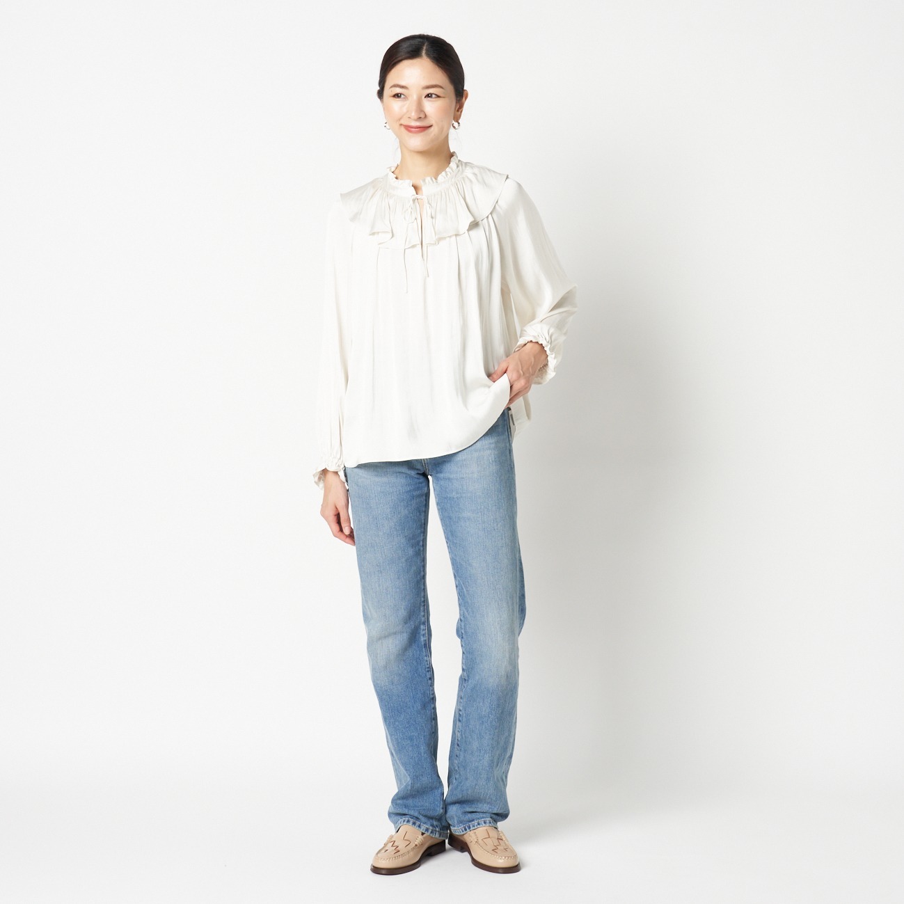 SATIN RUFFLES BLOUSE 詳細画像 アイボリー 5